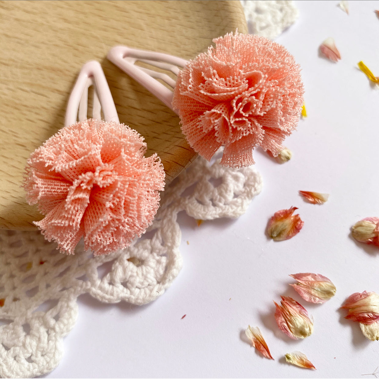Tulle Pom Clip Set