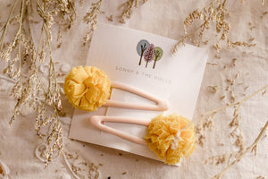 Tulle Pom Clip Set