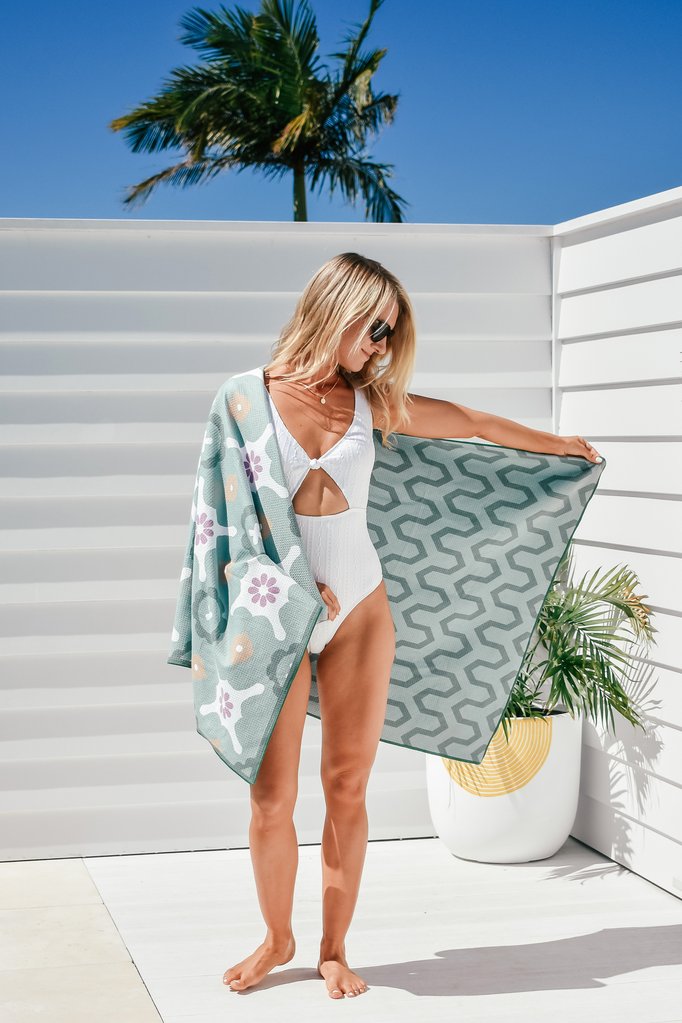 Sand Free Beach Towel - Green Sea - Standard Size